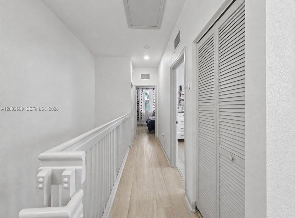 For Sale: $400,000 (3 beds, 2 baths, 1524 Square Feet)