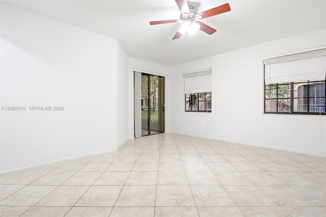 En Venta: $650,000 (3 camas, 2 baños, 1560 Pies cuadrados)