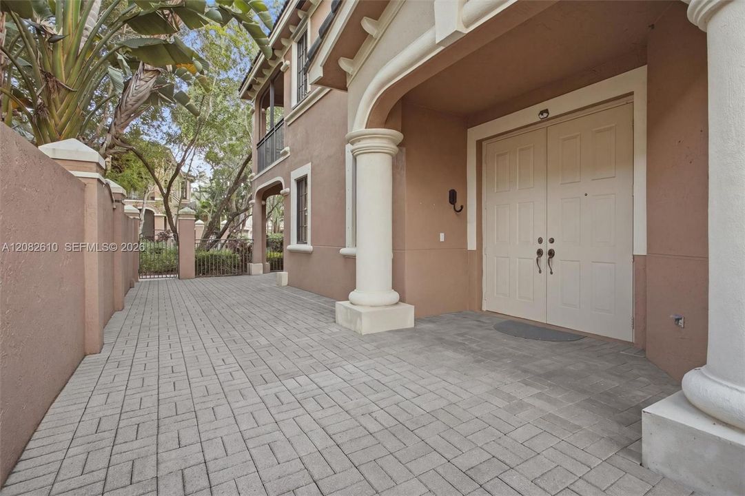 En Venta: $650,000 (3 camas, 2 baños, 1560 Pies cuadrados)