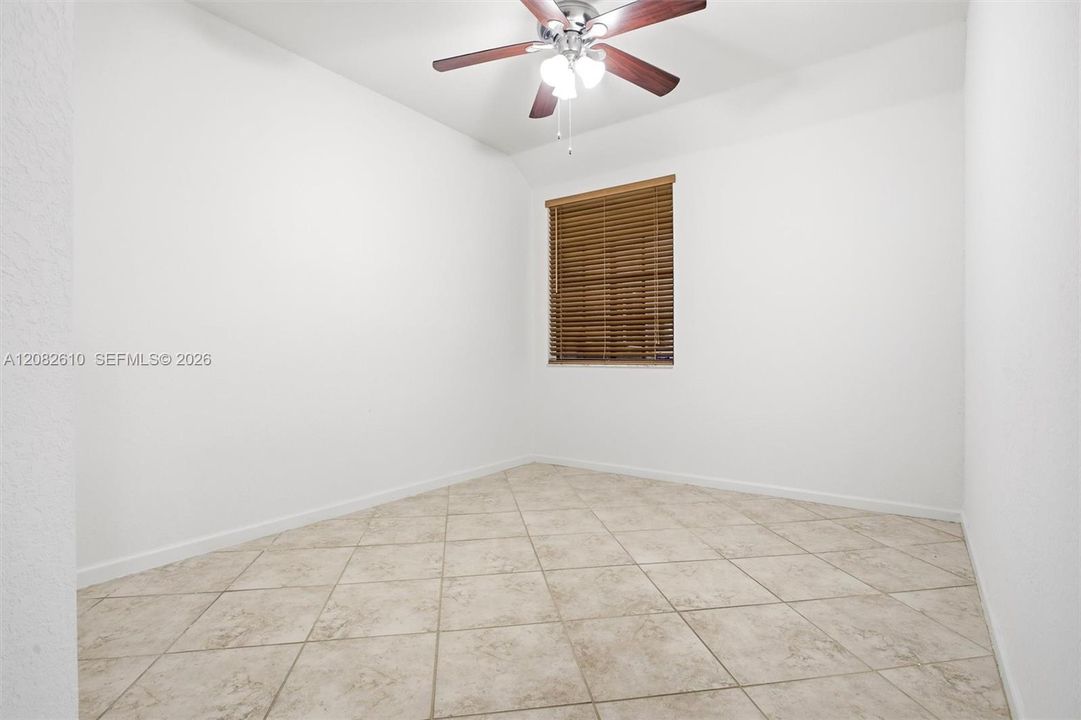 En Venta: $650,000 (3 camas, 2 baños, 1560 Pies cuadrados)