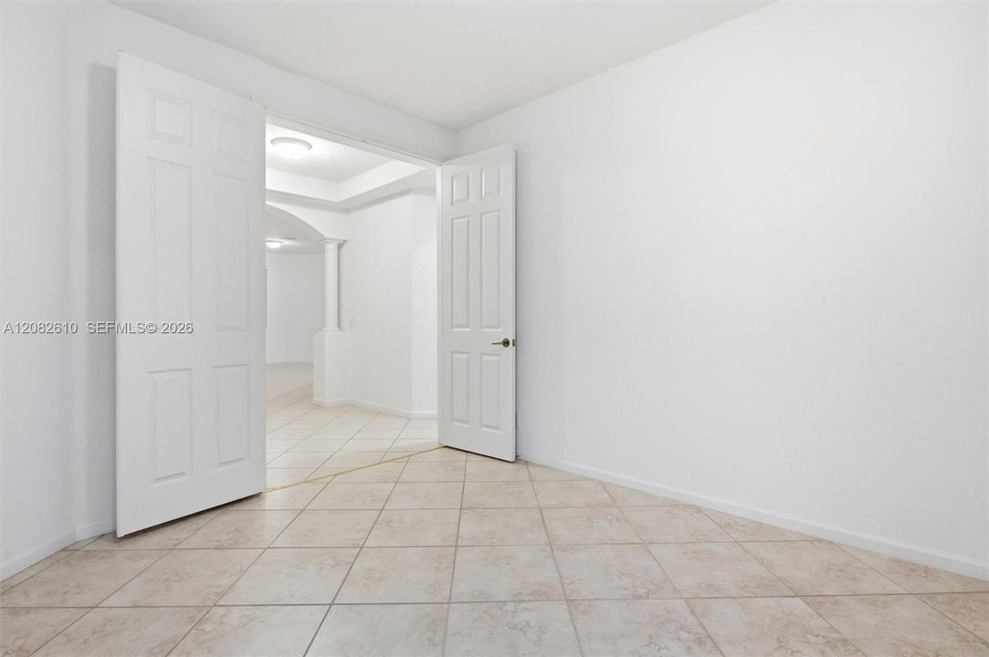 En Venta: $650,000 (3 camas, 2 baños, 1560 Pies cuadrados)