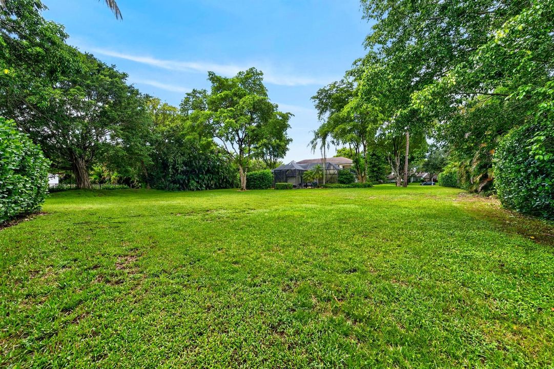 059-068-Back Yard-4000x2666