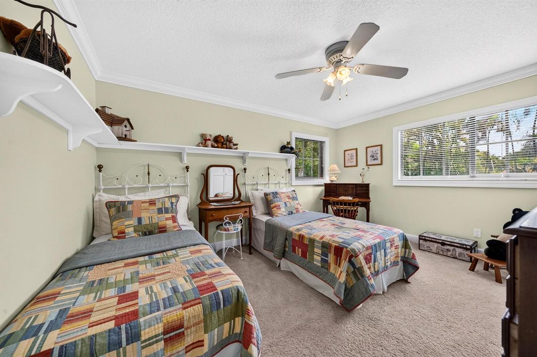 042-029-Bedroom-4000x2662