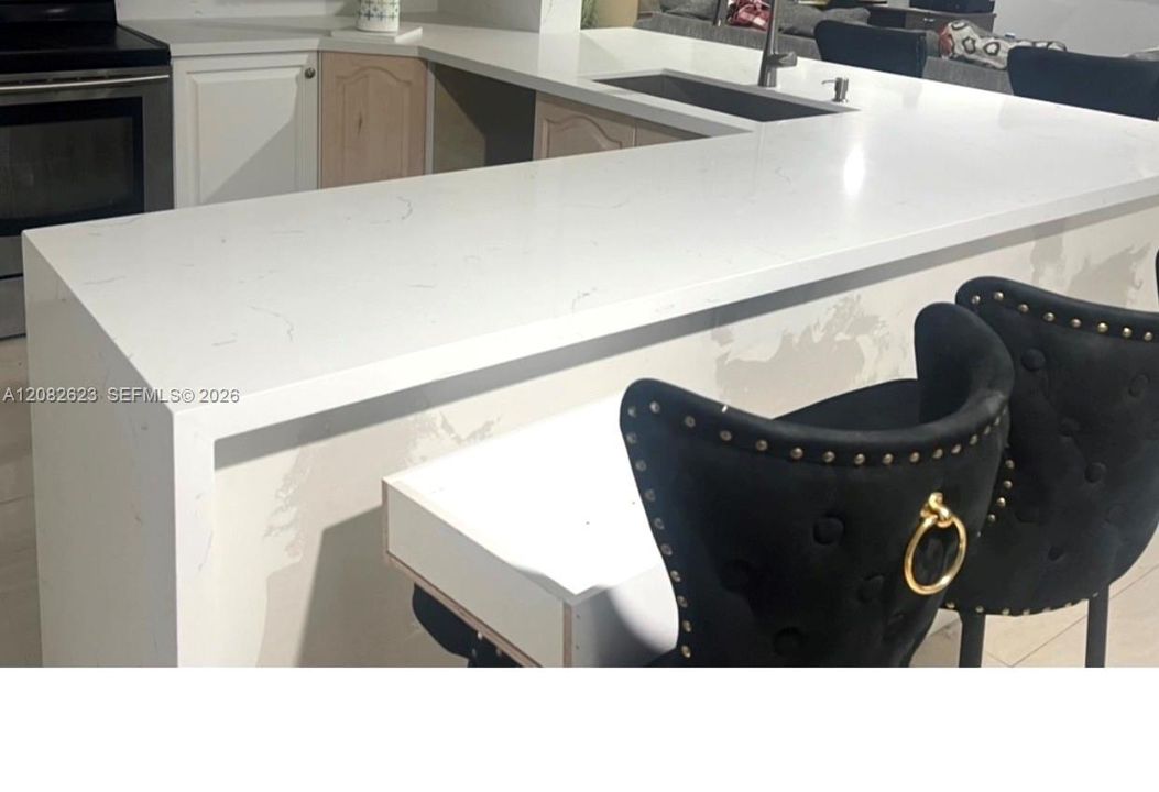 В аренду: $4,500 (4 спален, 3 ванн, 2608 Квадратных фут)