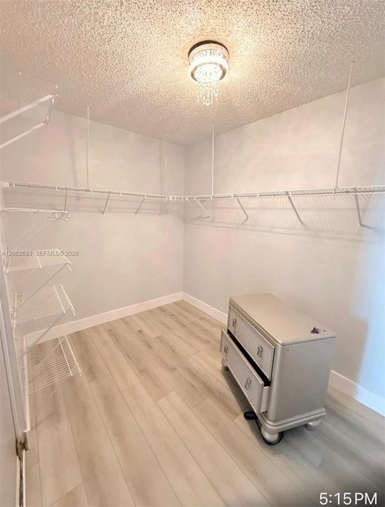 En Renta: $4,500 (4 camas, 3 baños, 2608 Pies cuadrados)