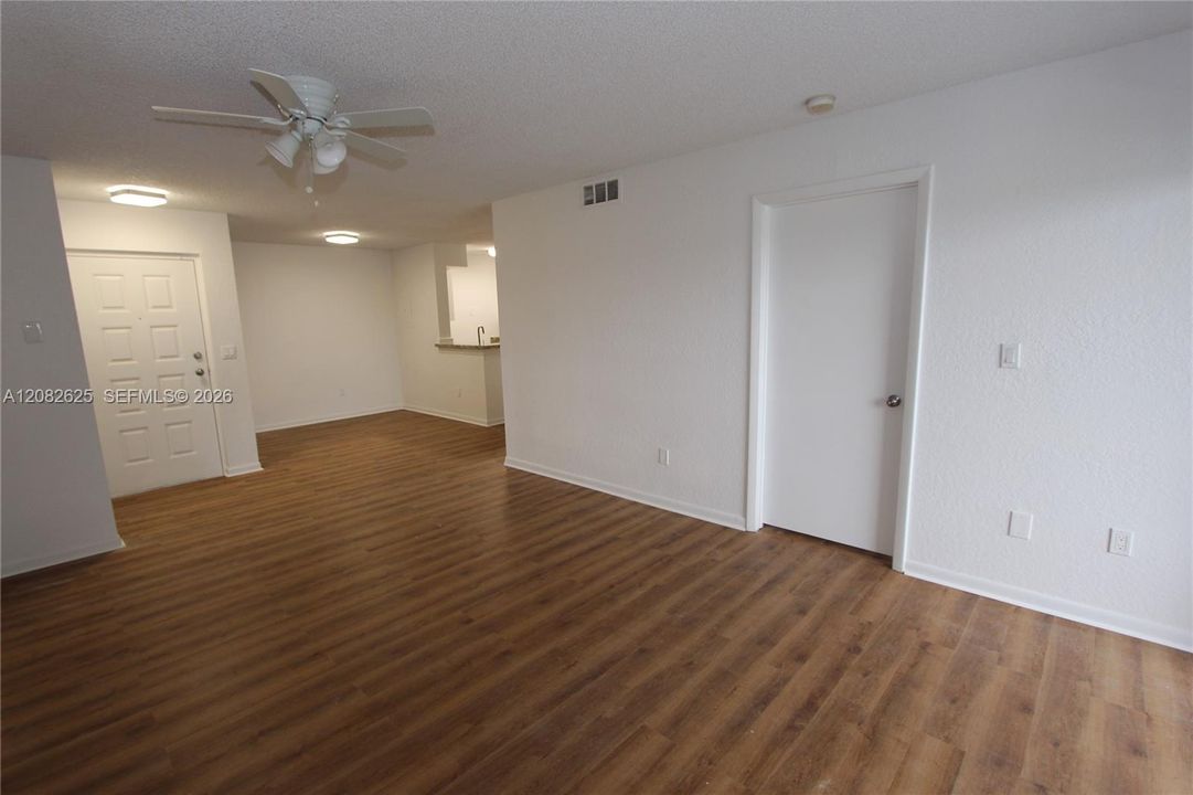 For Rent: $1,750 (1 beds, 1 baths, 804 Square Feet)