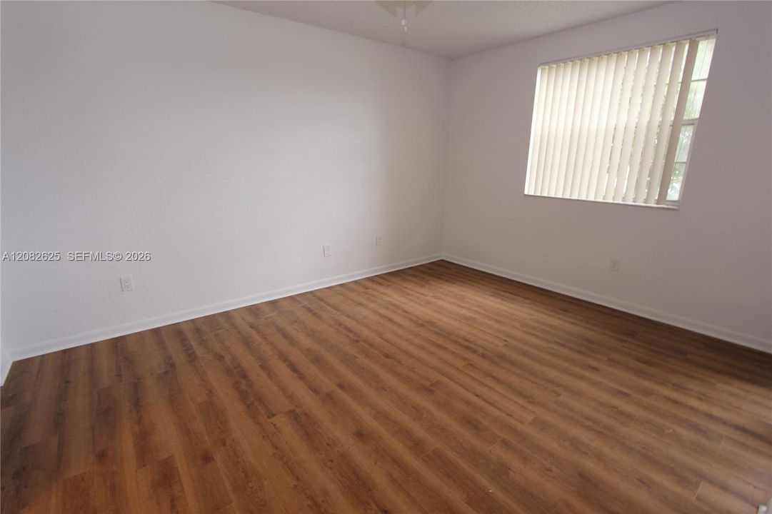 For Rent: $1,750 (1 beds, 1 baths, 804 Square Feet)