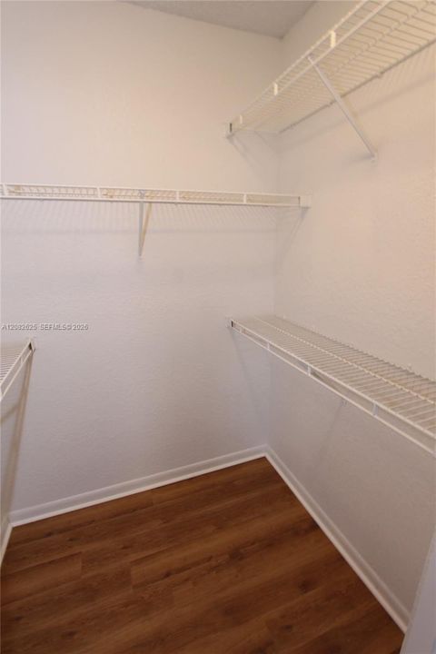 For Rent: $1,750 (1 beds, 1 baths, 804 Square Feet)