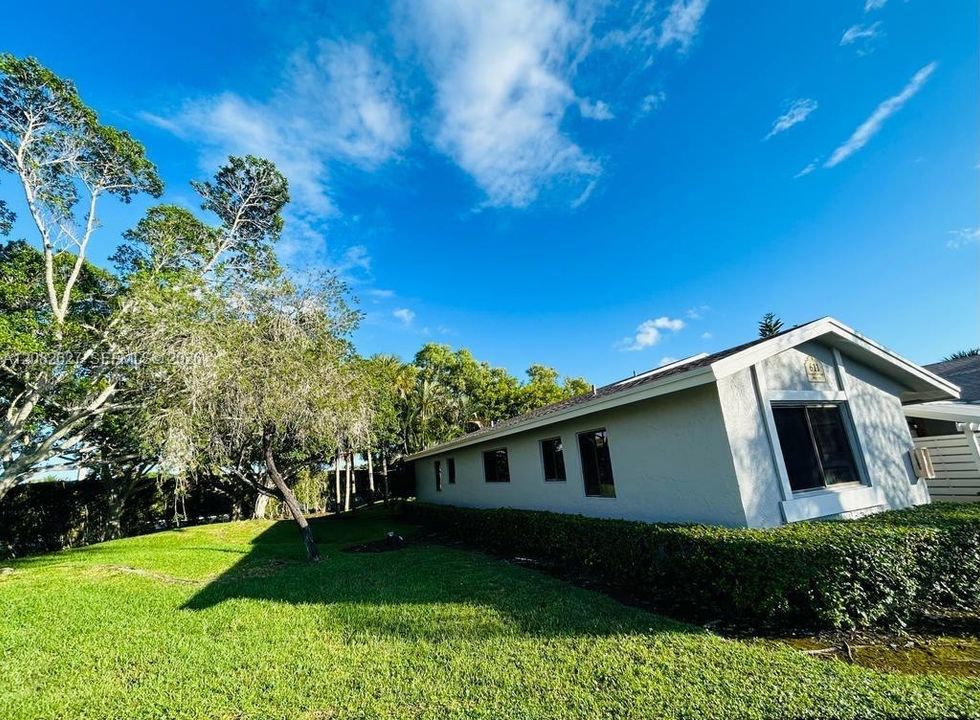 En Venta: $419,000 (3 camas, 2 baños, 1271 Pies cuadrados)