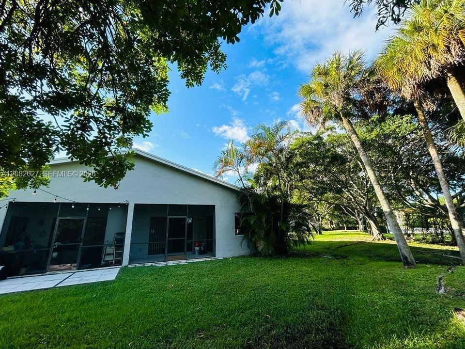 En Venta: $419,000 (3 camas, 2 baños, 1271 Pies cuadrados)