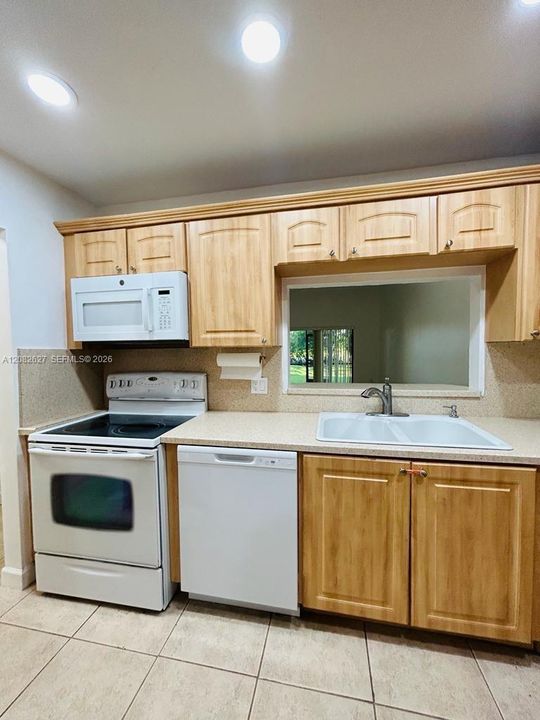 En Venta: $419,000 (3 camas, 2 baños, 1271 Pies cuadrados)