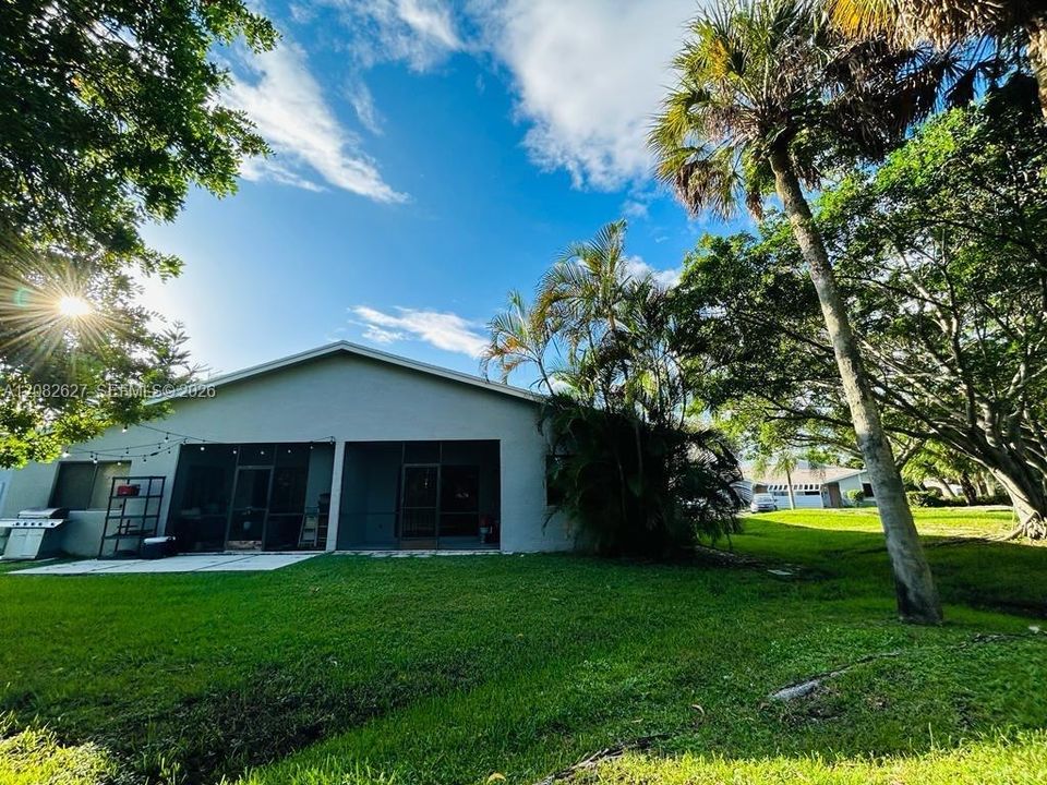 En Venta: $419,000 (3 camas, 2 baños, 1271 Pies cuadrados)