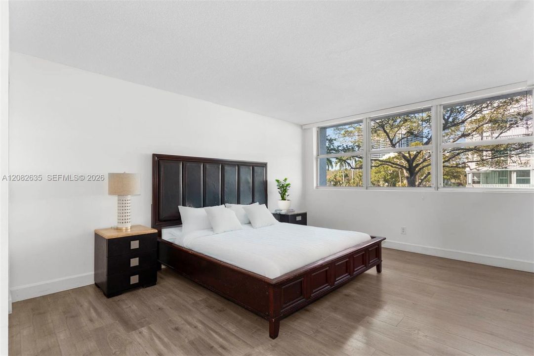 En Venta: $370,000 (2 camas, 2 baños, 1318 Pies cuadrados)