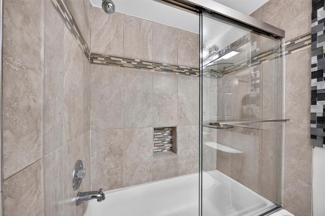 027-041-Bathroom-4000x2664