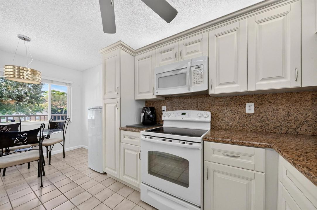 007-032-Kitchen-4000x2662