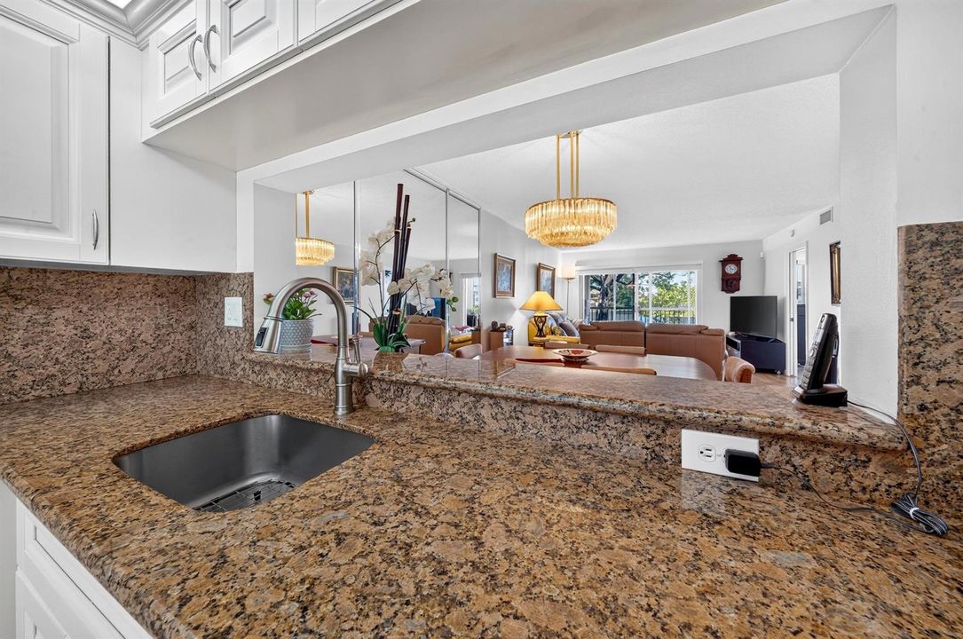 009-028-Kitchen-4000x2658