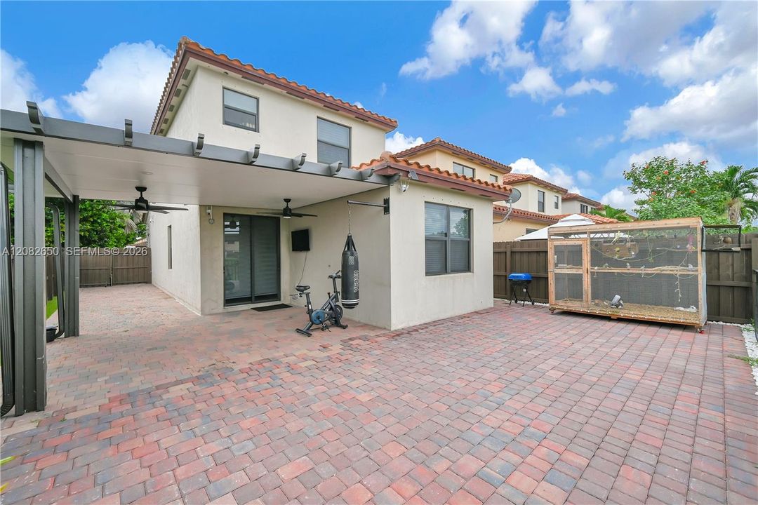 For Sale: $485,000 (4 beds, 3 baths, 1768 Square Feet)