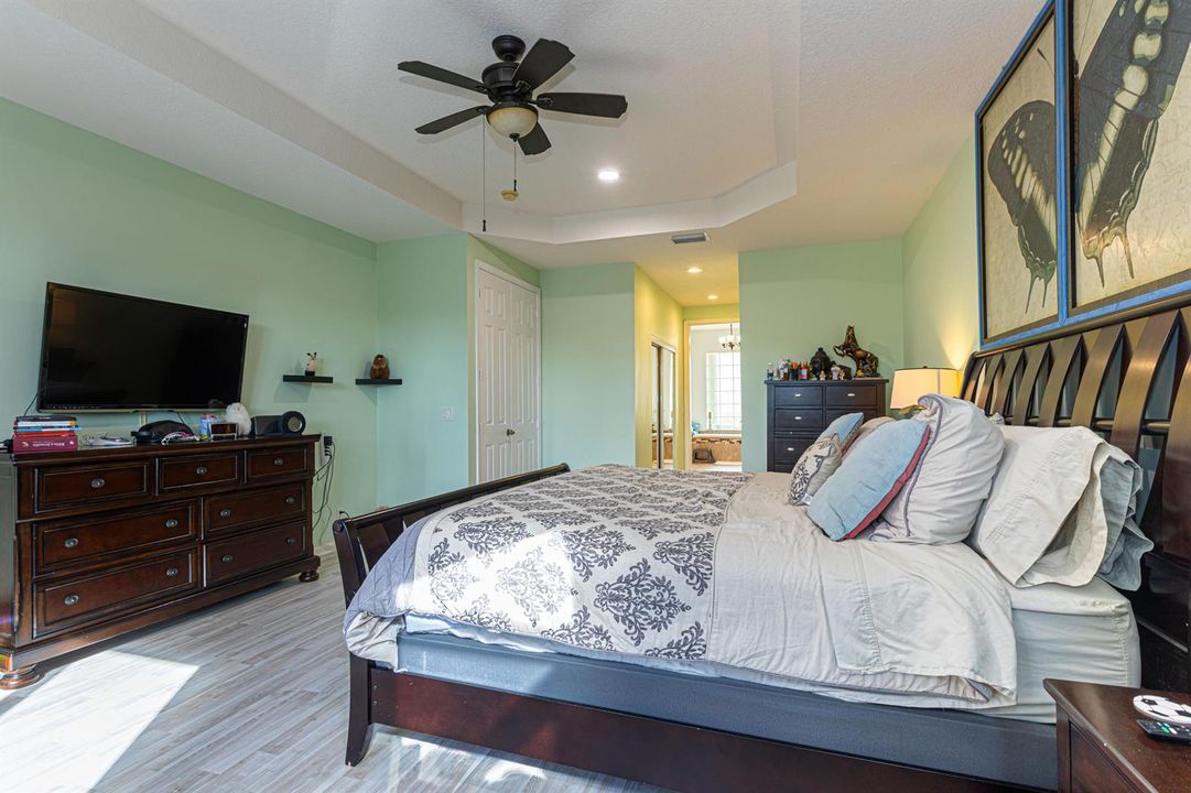 casa-24_1811 master bed4
