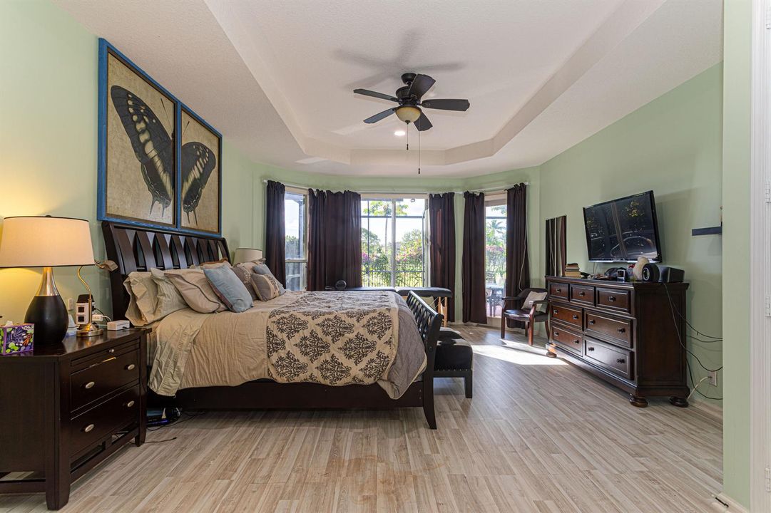 casa-21_1811 master bed