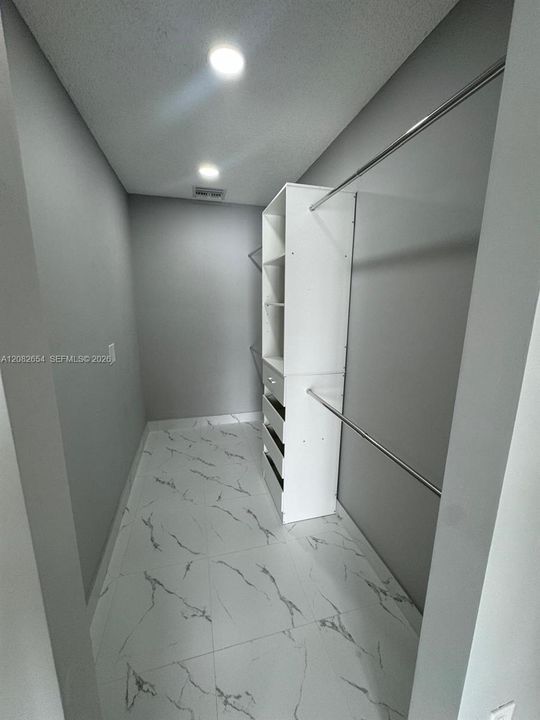 В аренду: $3,500 (3 спален, 2 ванн, 1318 Квадратных фут)