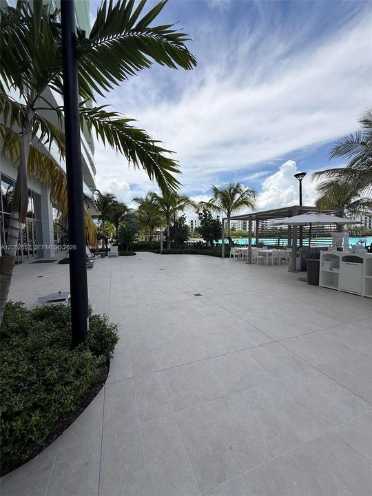For Sale: $2,290,000 (2 beds, 3 baths, 1334 Square Feet)