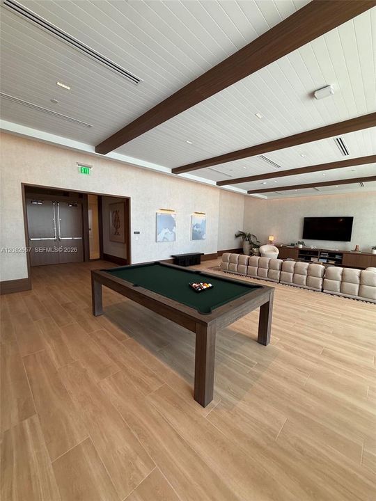 For Sale: $2,290,000 (2 beds, 3 baths, 1334 Square Feet)
