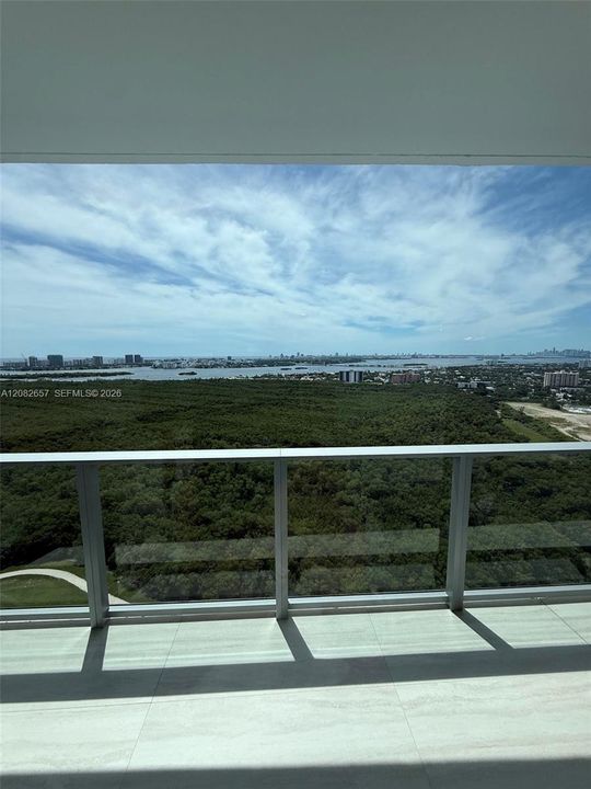 For Sale: $2,290,000 (2 beds, 3 baths, 1334 Square Feet)
