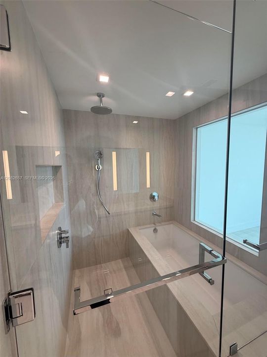 For Sale: $2,290,000 (2 beds, 3 baths, 1334 Square Feet)