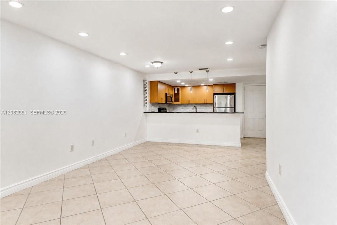 En Venta: $300,000 (2 camas, 1 baños, 814 Pies cuadrados)