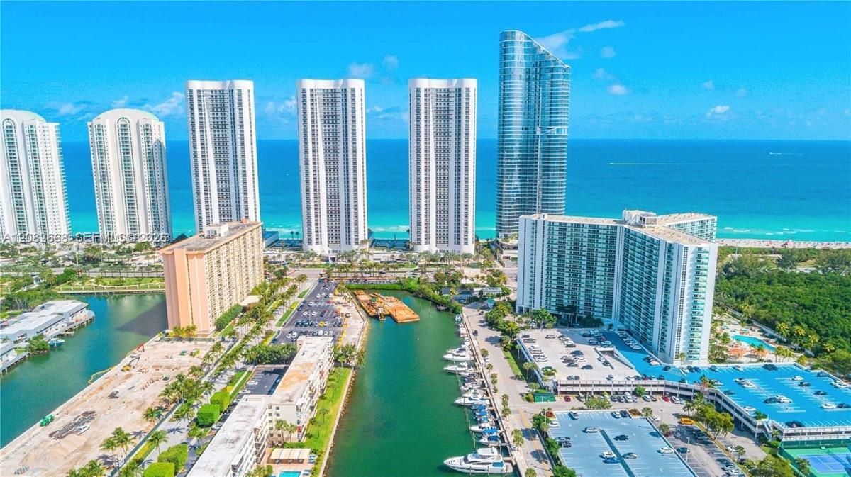 В аренду: $3,400 (2 спален, 2 ванн, 1521 Квадратных фут)