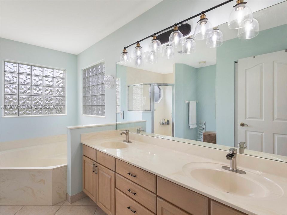 For Sale: $625,000 (3 beds, 2 baths, 2393 Square Feet)