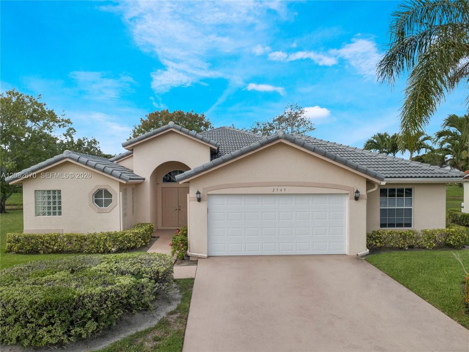 For Sale: $625,000 (3 beds, 2 baths, 2393 Square Feet)