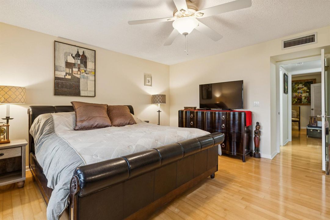 4788_Esedra_Court_018Ave
