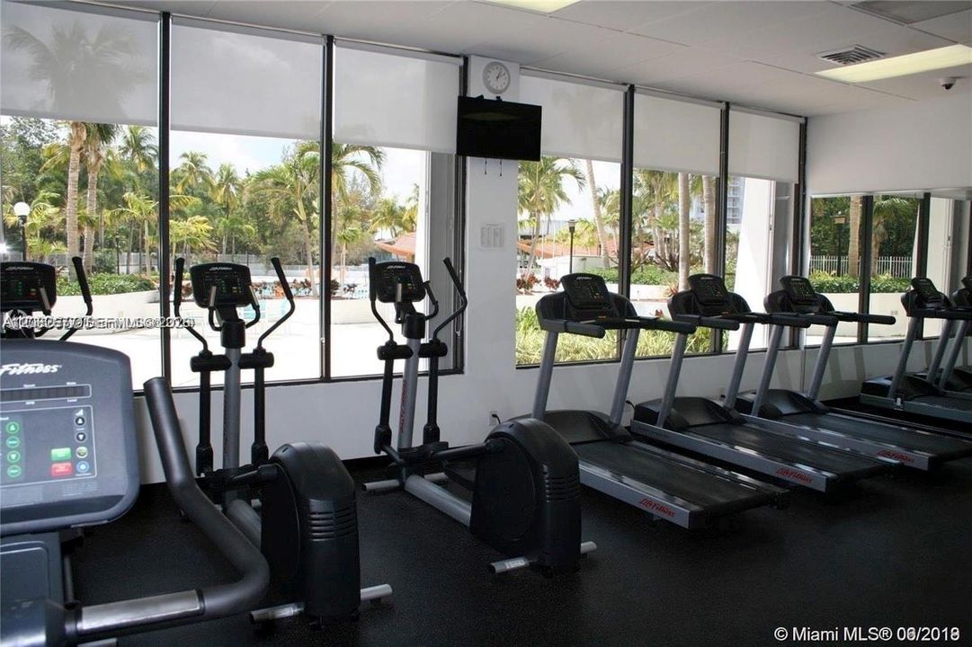 For Rent: $4,500 (2 beds, 2 baths, 1331 Square Feet)