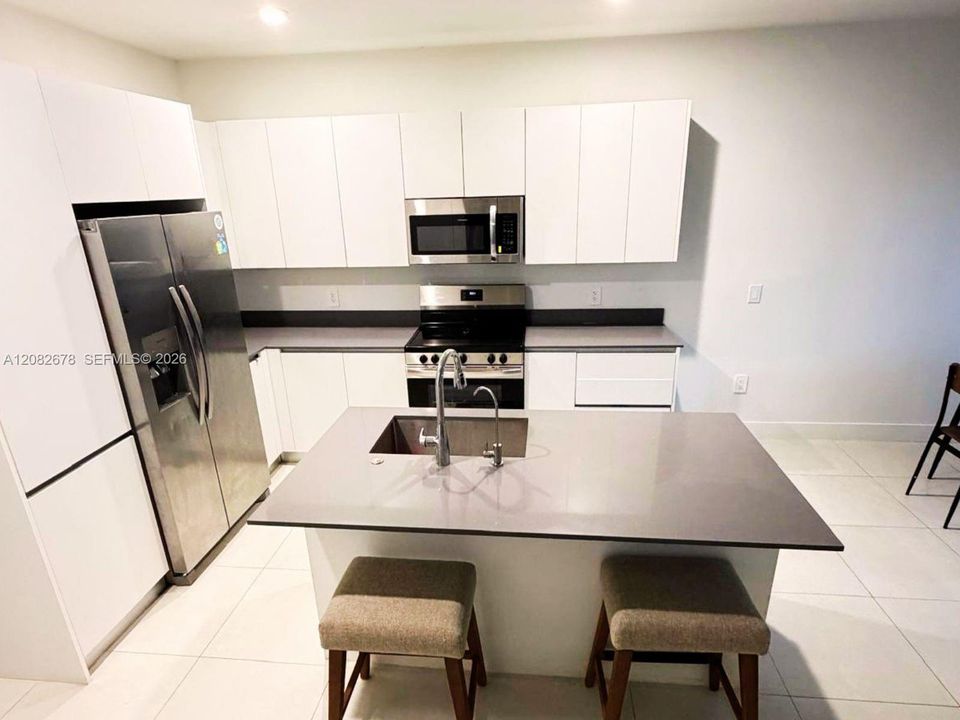 En Renta: $2,900 (3 camas, 2 baños, 1558 Pies cuadrados)