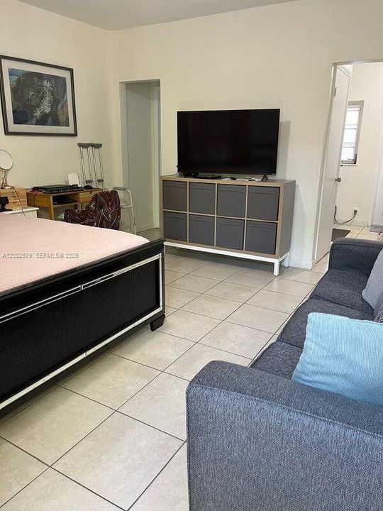 En Renta: $1,500 (0 camas, 1 baños, 1586 Pies cuadrados)