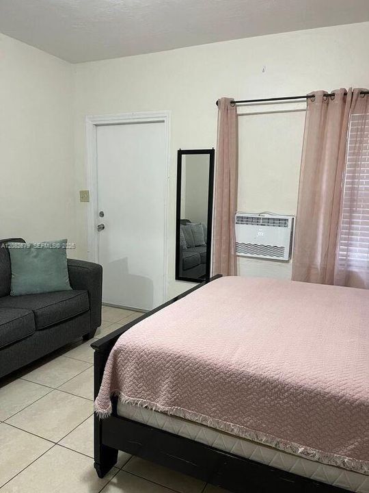 En Renta: $1,500 (0 camas, 1 baños, 1586 Pies cuadrados)