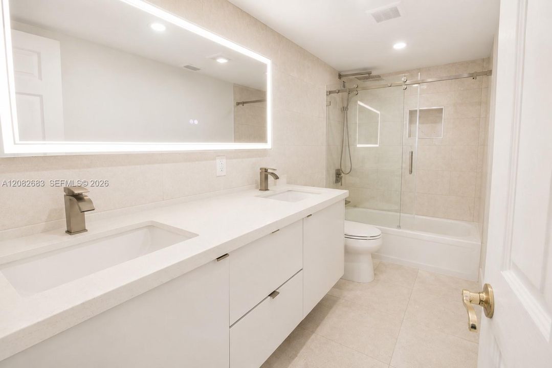 For Sale: $194,900 (2 beds, 2 baths, 1303 Square Feet)