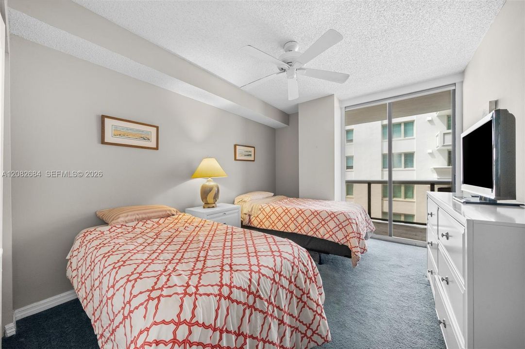En Venta: $930,000 (2 camas, 2 baños, 1260 Pies cuadrados)