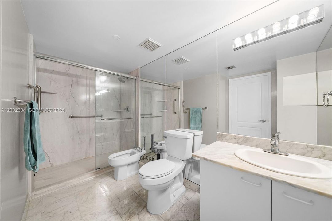 En Venta: $930,000 (2 camas, 2 baños, 1260 Pies cuadrados)