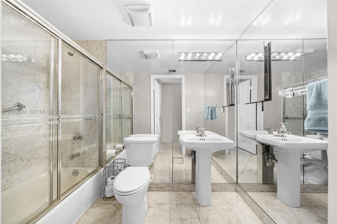 En Venta: $930,000 (2 camas, 2 baños, 1260 Pies cuadrados)