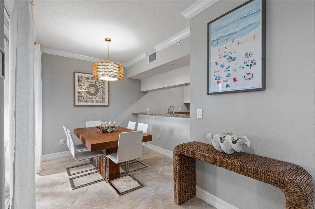 Dining Room and Bar