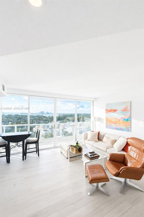 For Rent: $4,500 (2 beds, 2 baths, 950 Square Feet)