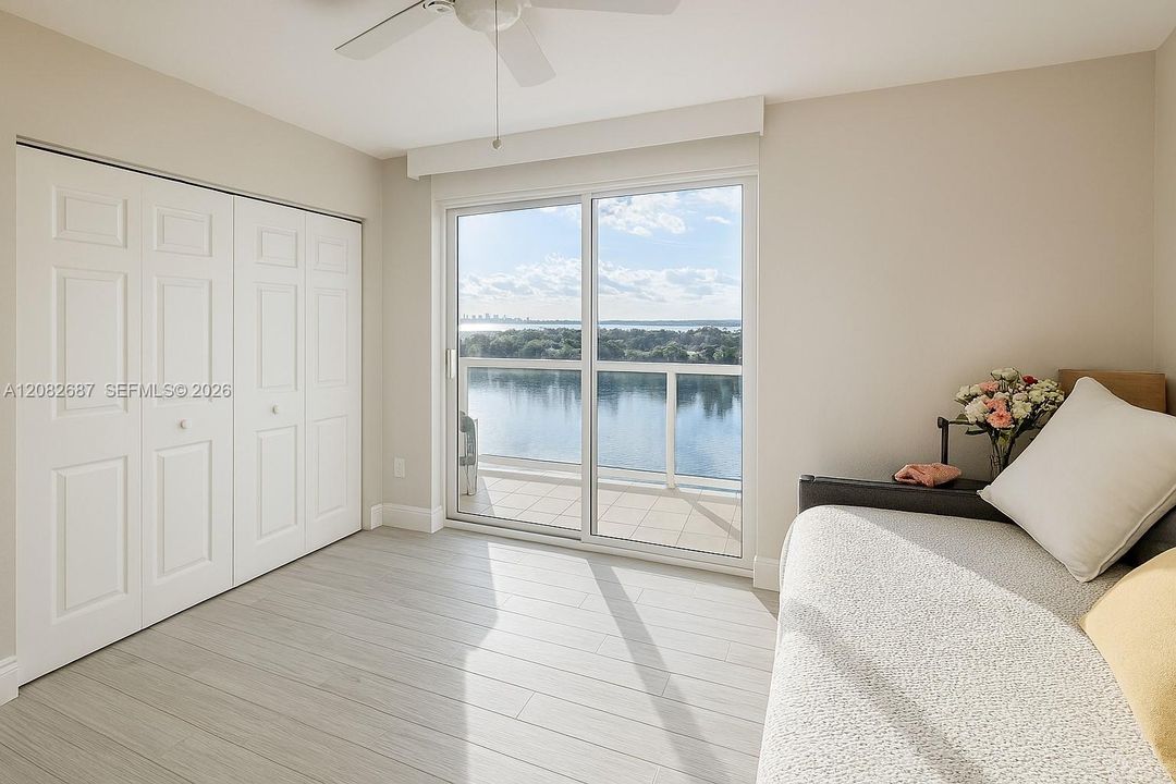 For Rent: $4,500 (2 beds, 2 baths, 950 Square Feet)