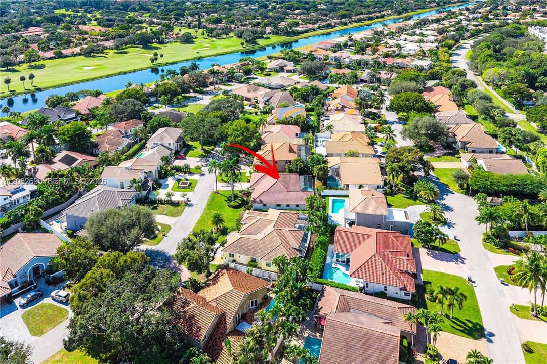 Activo con contrato: $945,000 (4 camas, 2 baños, 2360 Pies cuadrados)