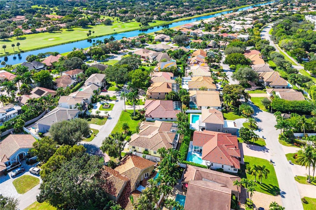 Activo con contrato: $945,000 (4 camas, 2 baños, 2360 Pies cuadrados)
