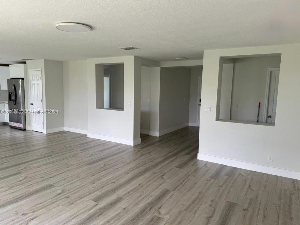 For Rent: $2,600 (3 beds, 2 baths, 1699 Square Feet)