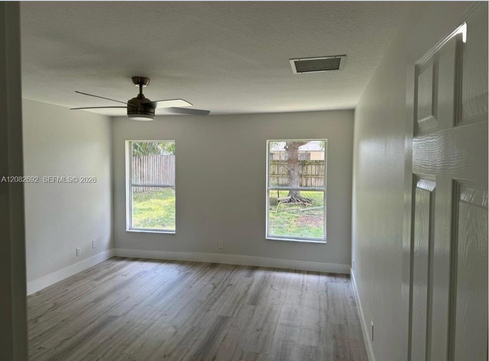 For Rent: $2,600 (3 beds, 2 baths, 1699 Square Feet)
