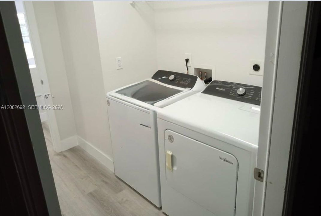 For Rent: $2,600 (3 beds, 2 baths, 1699 Square Feet)