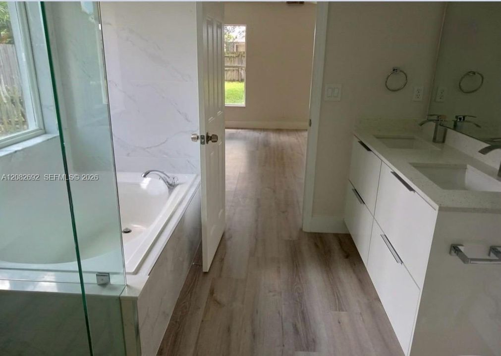 For Rent: $2,600 (3 beds, 2 baths, 1699 Square Feet)